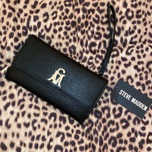 Steve Madden Wristlet